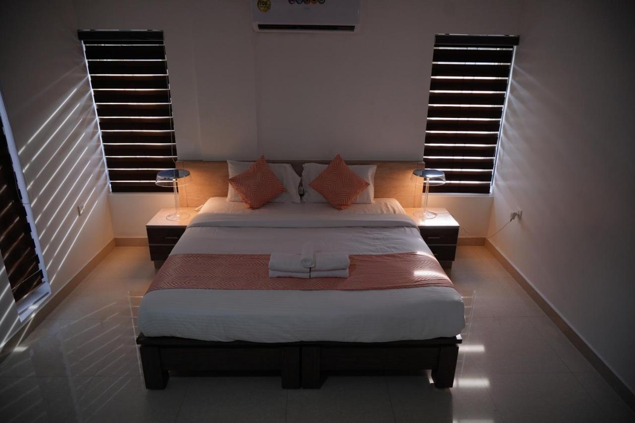 Chandra Inn Kollam Exteriör bild