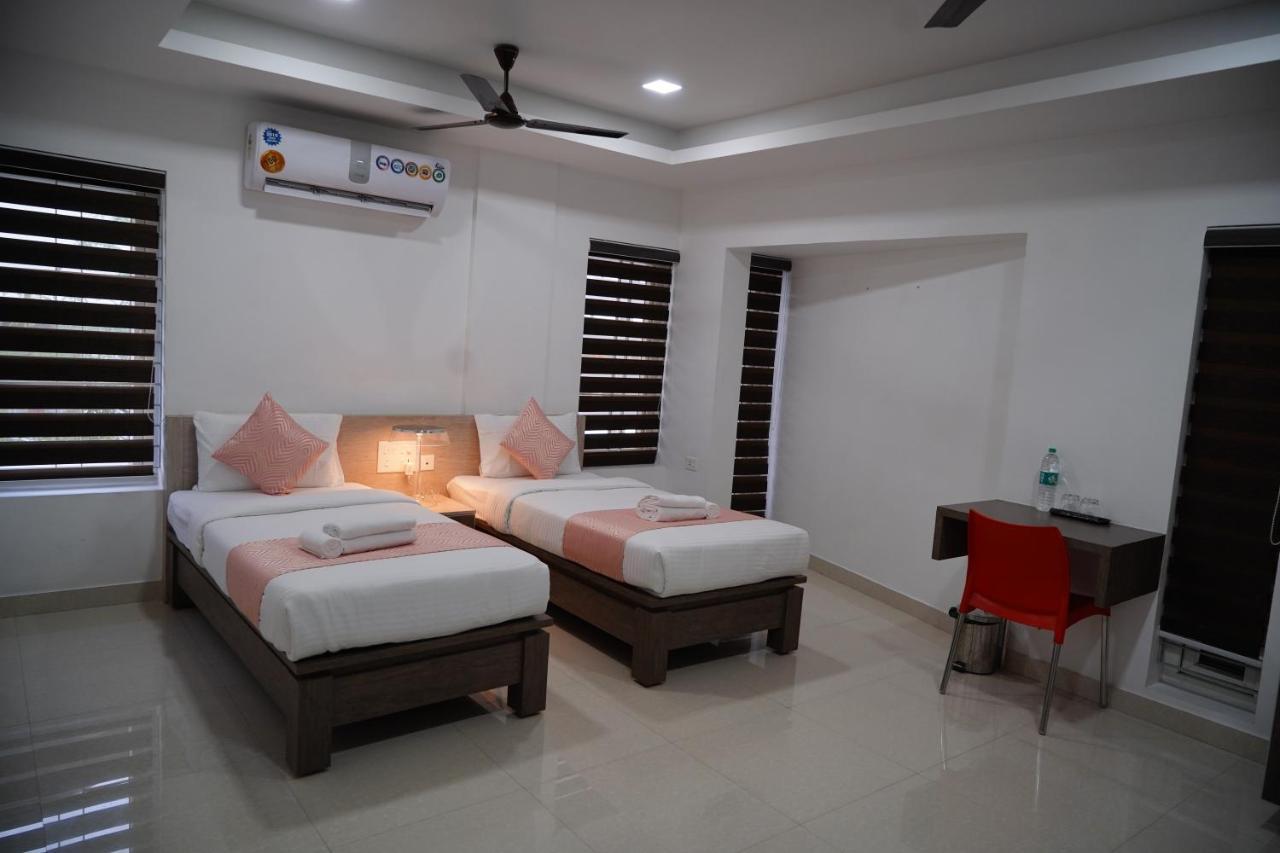 Chandra Inn Kollam Exteriör bild