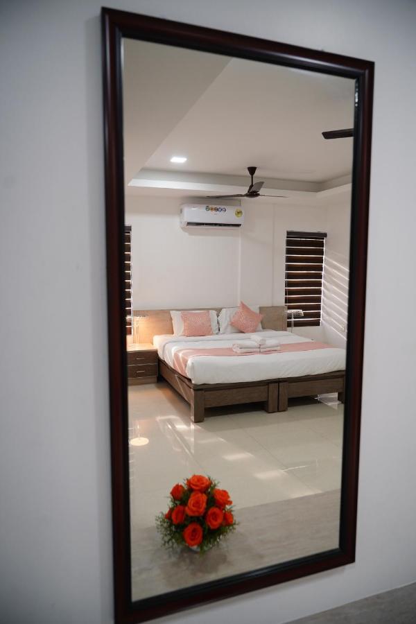 Chandra Inn Kollam Exteriör bild
