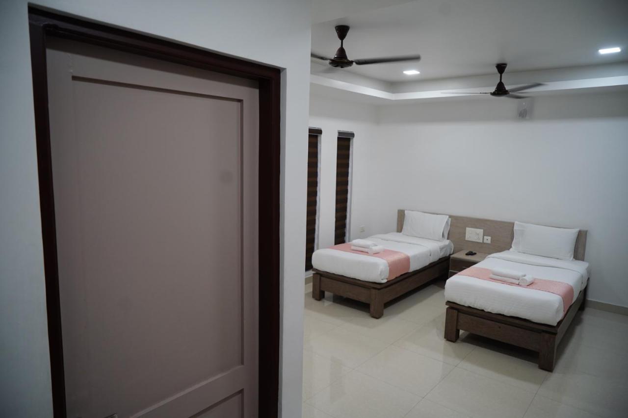 Chandra Inn Kollam Exteriör bild