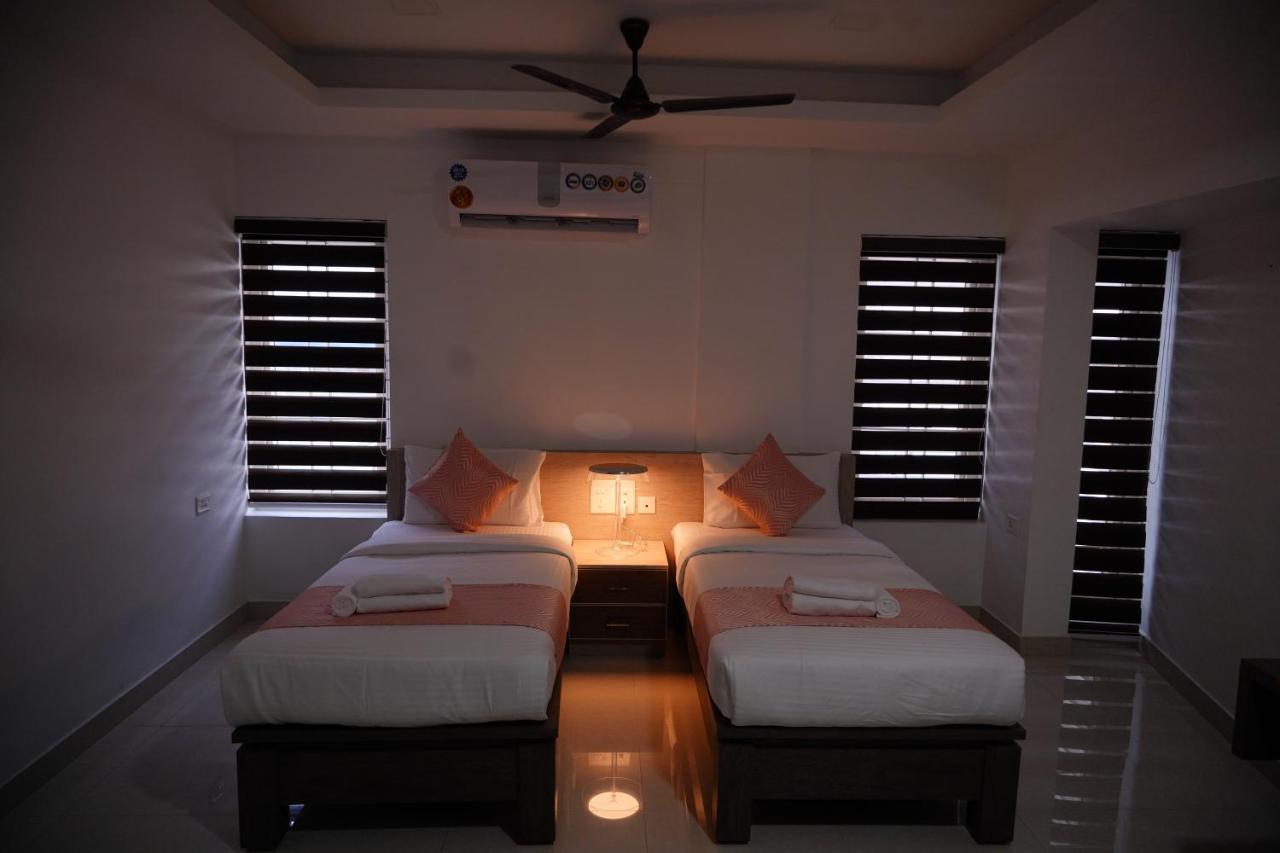 Chandra Inn Kollam Exteriör bild